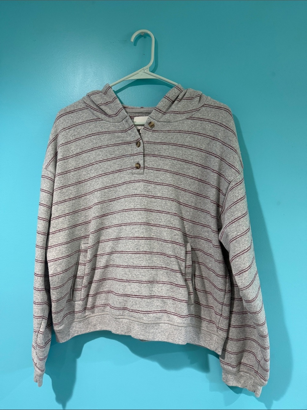 American Eagle Outfitters Gray Hooded Pullover Sweater with Maroon Stripes